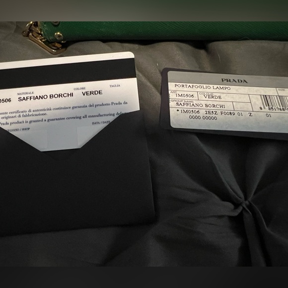 Prada Green wallet. Used - Picture 2 of 10